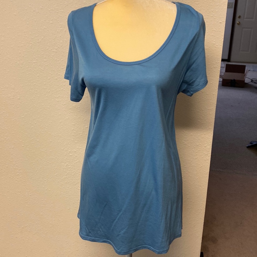 Medium LuLaRoe baby blue T